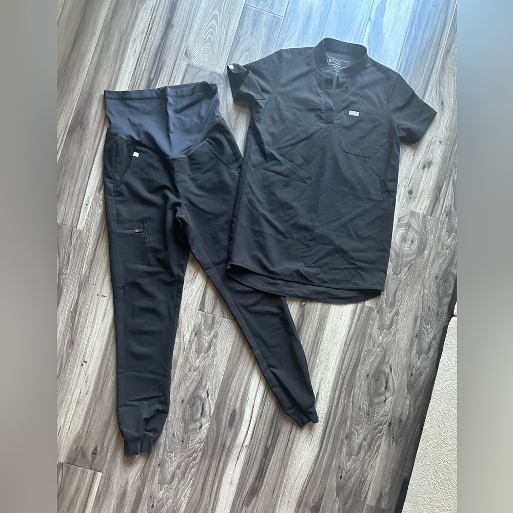 FIGS maternity scrub set